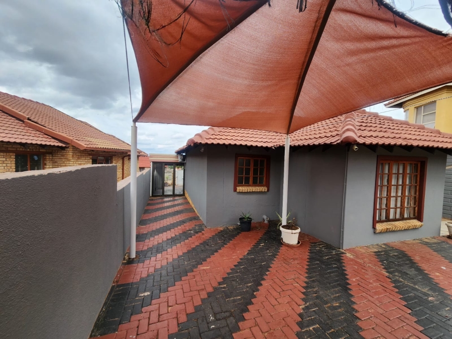 3 Bedroom Property for Sale in Tlhabane West North West